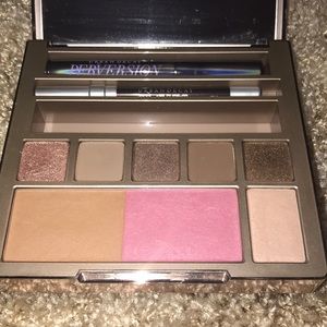 UD Naked on the Run Palette